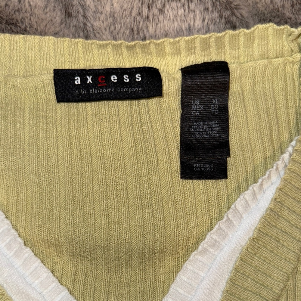 XL Layered V-Neck Long Sleeve Spring Green - Picture 4 of 11